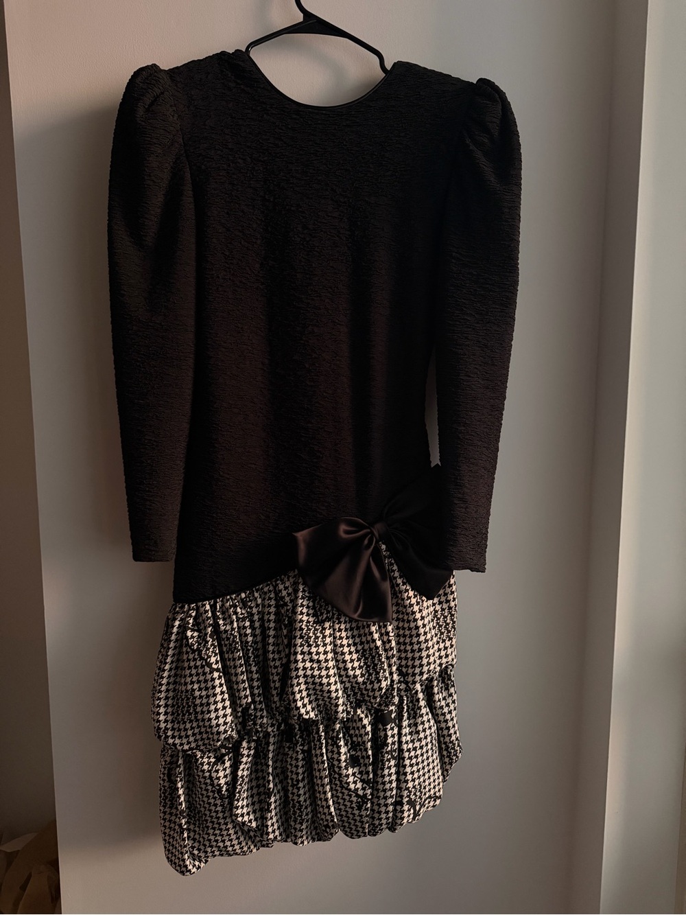 Black & Houndstooth Bow-Accent Dress